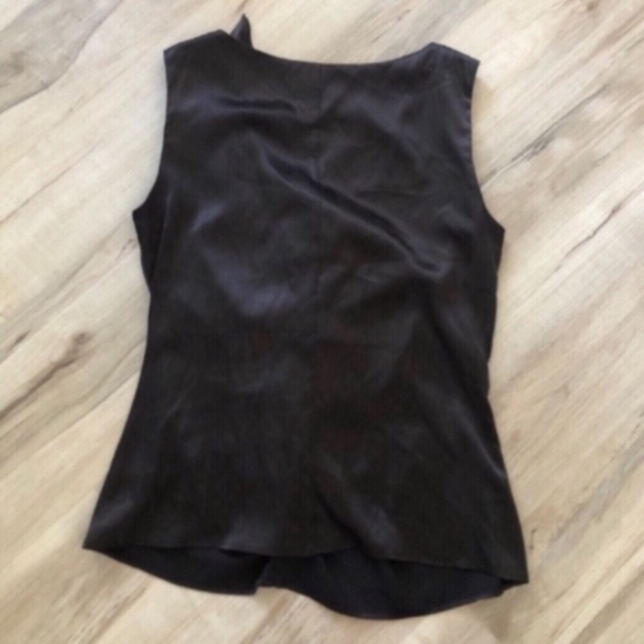 Black Ruched Asymmetrical Sleeveless Blouse - Picture 3 of 6